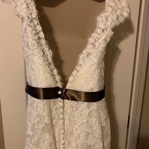 Allure Bridal 9000 wedding dress - Picture 6 of 8